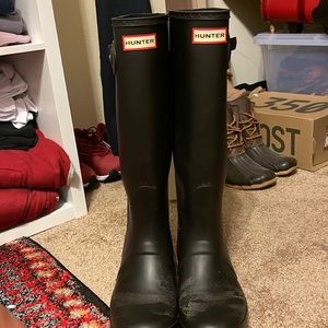 Matte black Hunter rain boots